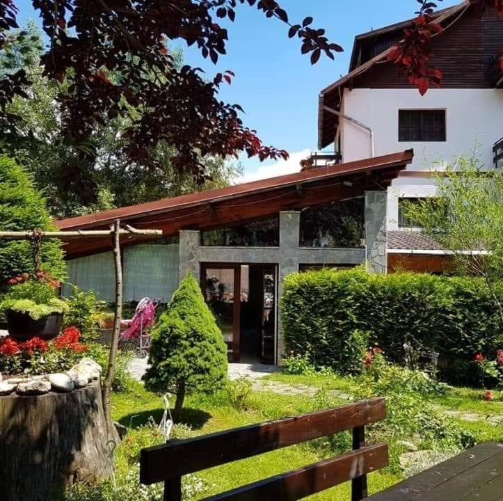 Pensiunea Liziera Buşteni Exterior foto